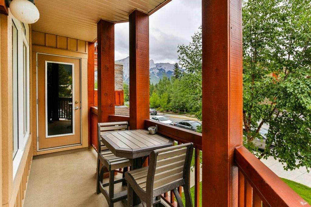 B&B Falcon Crest Lodge 1Br 1Pullout Canmore Eksteriør bilde