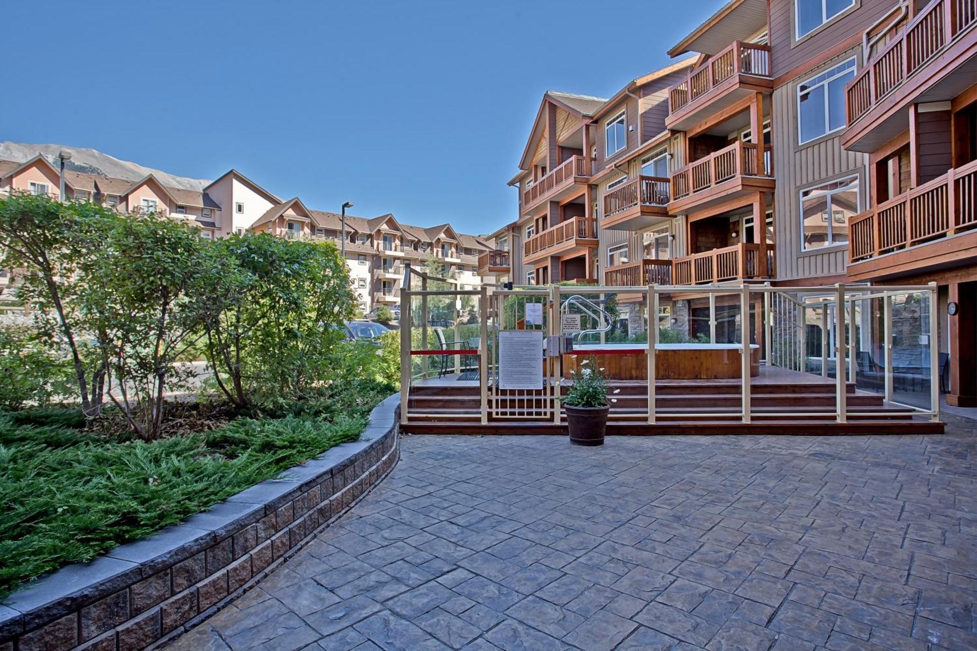 B&B Falcon Crest Lodge 1Br 1Pullout Canmore Eksteriør bilde